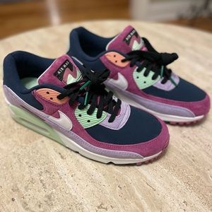 Mens Nike Air Max 90NRG Tennis Shoes